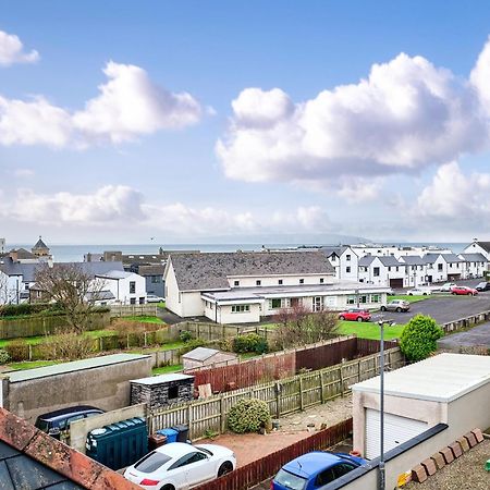 Portstewart Central Loft Apartment Bagian luar foto