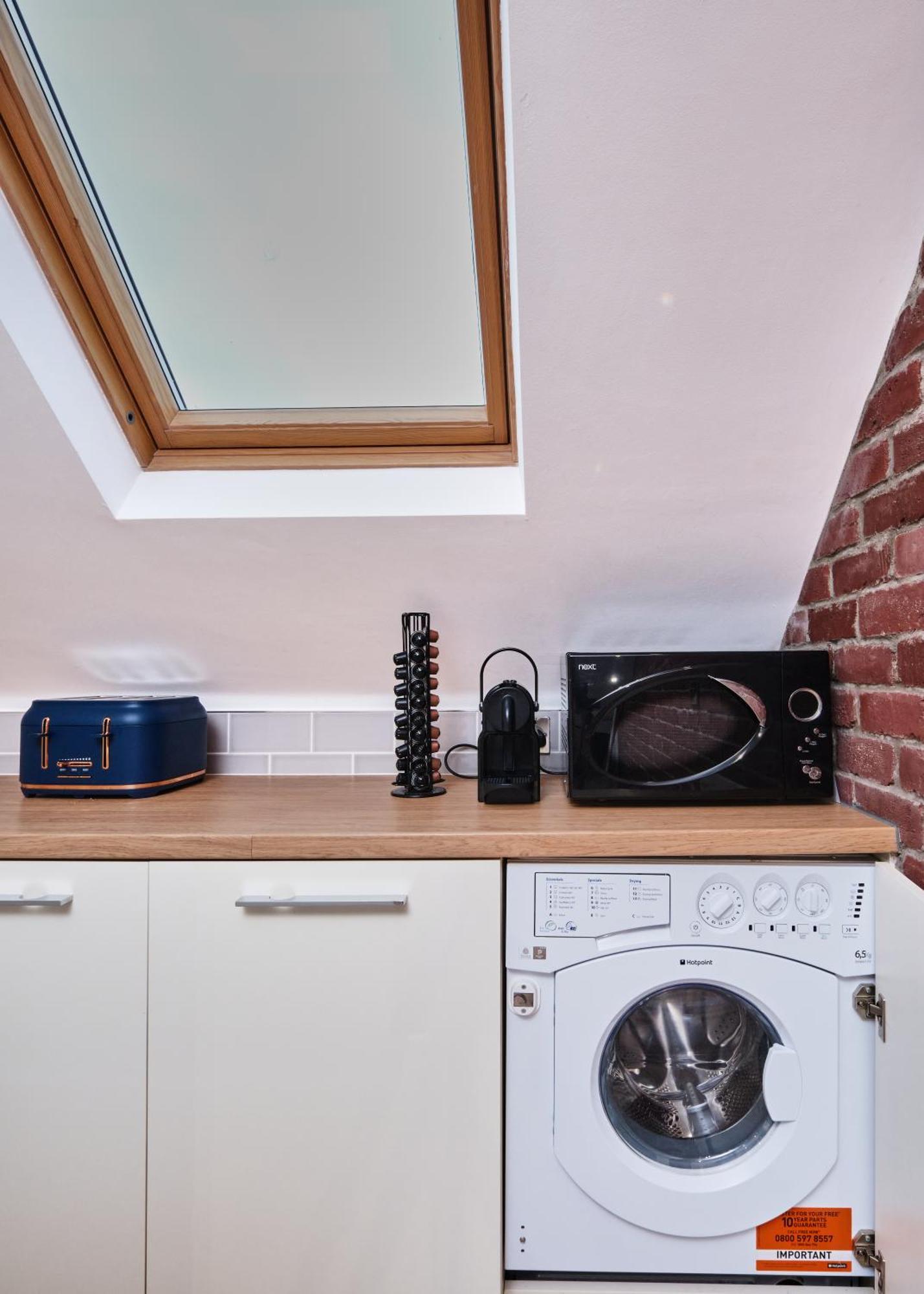 Portstewart Central Loft Apartment Bagian luar foto