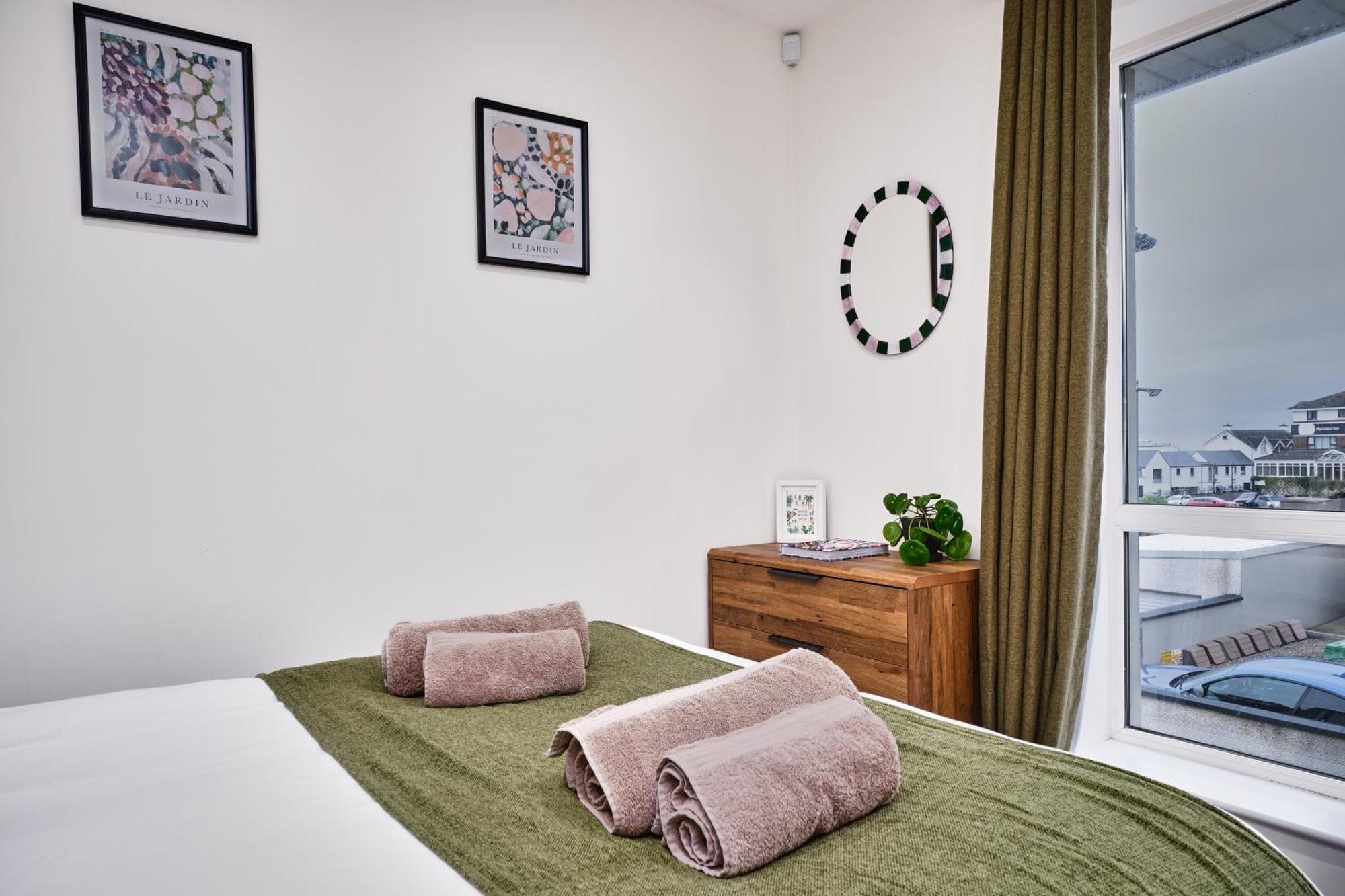 Portstewart Central Loft Apartment Bagian luar foto